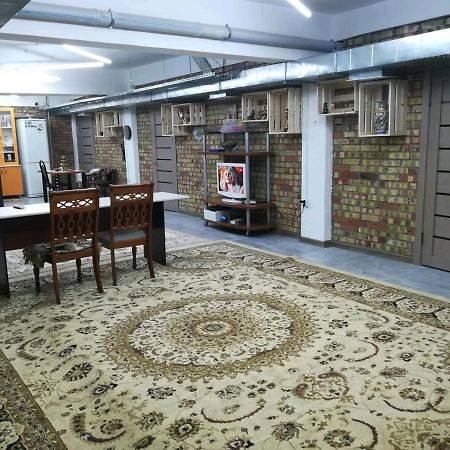 Фэмили Хостел Almaty Exterior foto